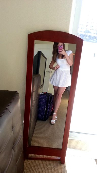 Okay, I'm gonna be a good girl today!! Haha Yea right ;) http://t.co/JmPn2lA6JV