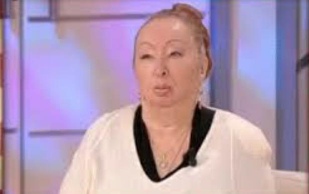 Menudaputa's tweet photo. Que dejes de mirar a mi chico,zorra. http://t.co/YsoG5XQAn0