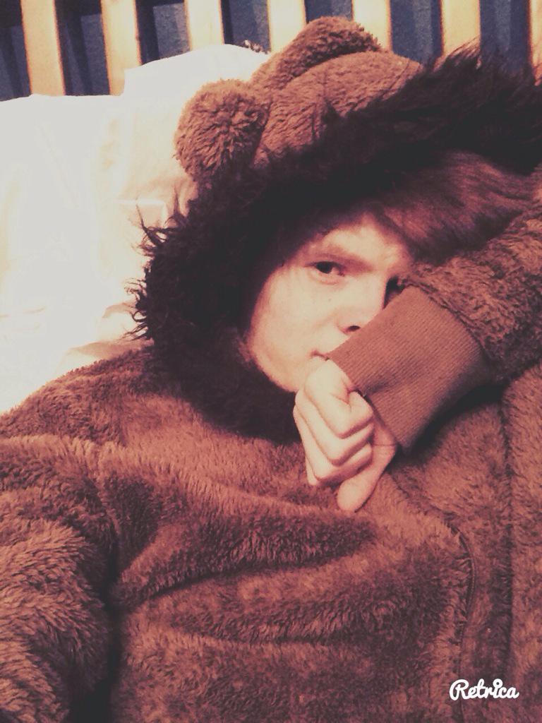kane_lark's tweet photo. I just want someone to cuddle💔 http://t.co/9VkcG5lnkA