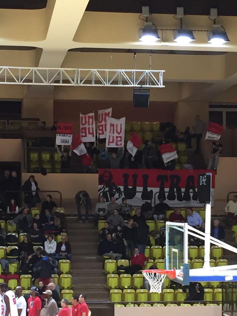 isa_de_monaco's tweet image. Les supporters sont là pour la #RocaTeam 🏀 #Daghe #Ultras #Basket #Monaco 
Poke @NathalieGiusti1 @EricHuet12