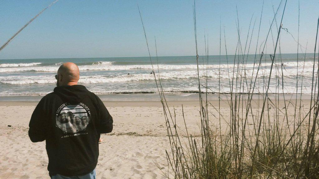 Beards_N_Bacon's tweet photo. @BeardCircus on the Florida beaches. #mountbeardmore http://t.co/1yY6rBjMYX