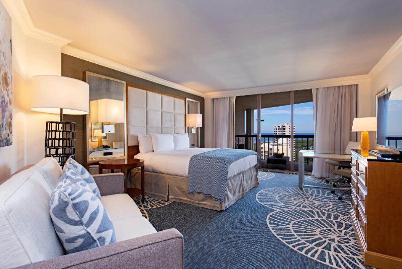 BoutiqueDesign's tweet photo. Northwood Unveils Naples Grande Beach -- $18 million update includes interiors by RD Jones | http://t.co/AWFeI7I8D0 http://t.co/pKeSRQ6NgC