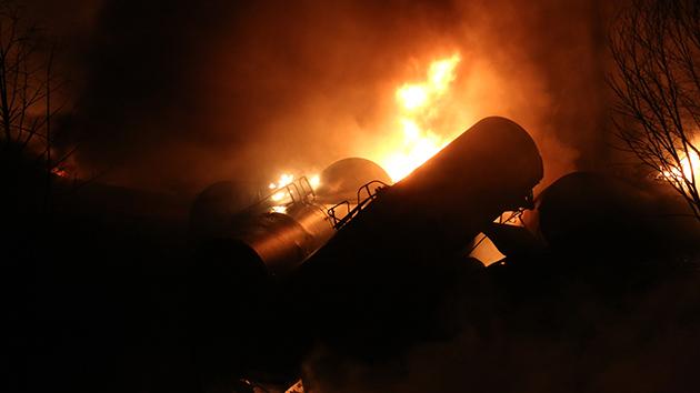 MotherJones's tweet photo. Trains hauling crude oil across North America just keep exploding http://t.co/yiEqe5ntwX http://t.co/PySNv502IZ