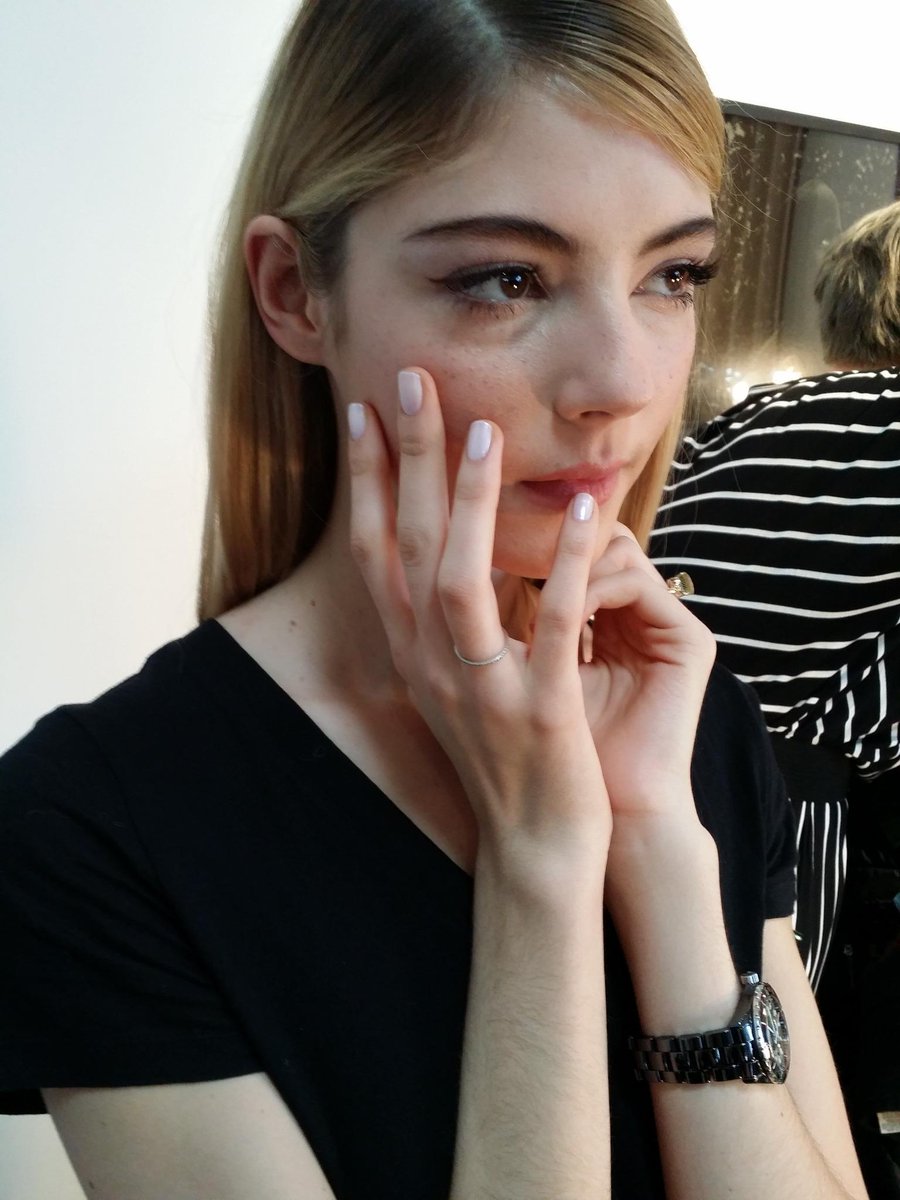 ZoyaNailPolish's tweet image. The nail look at @RachelZoe is a Custom neutral white, named "Zoe" for the modern interpretation of 60's glam! #RZFW