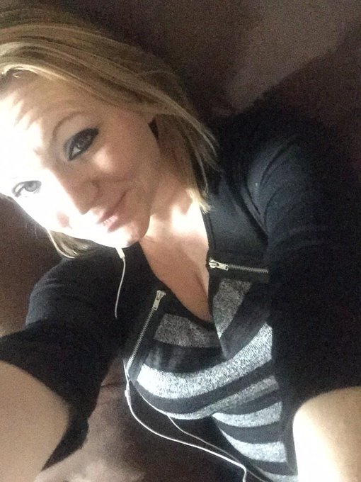 Just chilling in the warm house ... Fuck going outside in this slushy mess uck http://t.co/QZnpNKrmc<a href="/tag/model"class="tags"><span>#model</span></a><a href="/tag/sexy"class="tags"><span>#sexy</span></a><a href="/tag/woman"class="tags"><span>#woman</span></a><a href="/tag/christmas"class="tags"><span>#christmas</span></a><a href="/tag/benice"class="tags"><span>#benice</span></a><a href="/tag/spoiledbrat"class="tags"><span>#spoiledbrat</span></a>