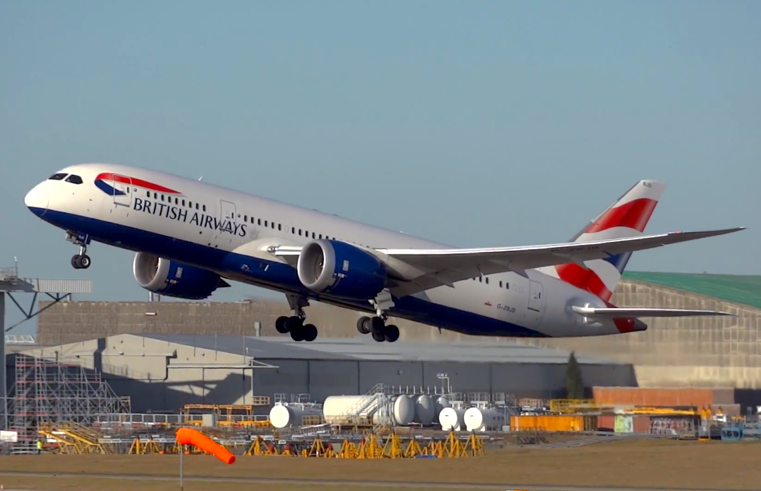 airlinervideos's tweet image. #britishairways 787 takeoff Cambridge Airport youtu.be/lGJg2UNSsa4  #TheBASource #CBGairport #boeing787 #dreamliner