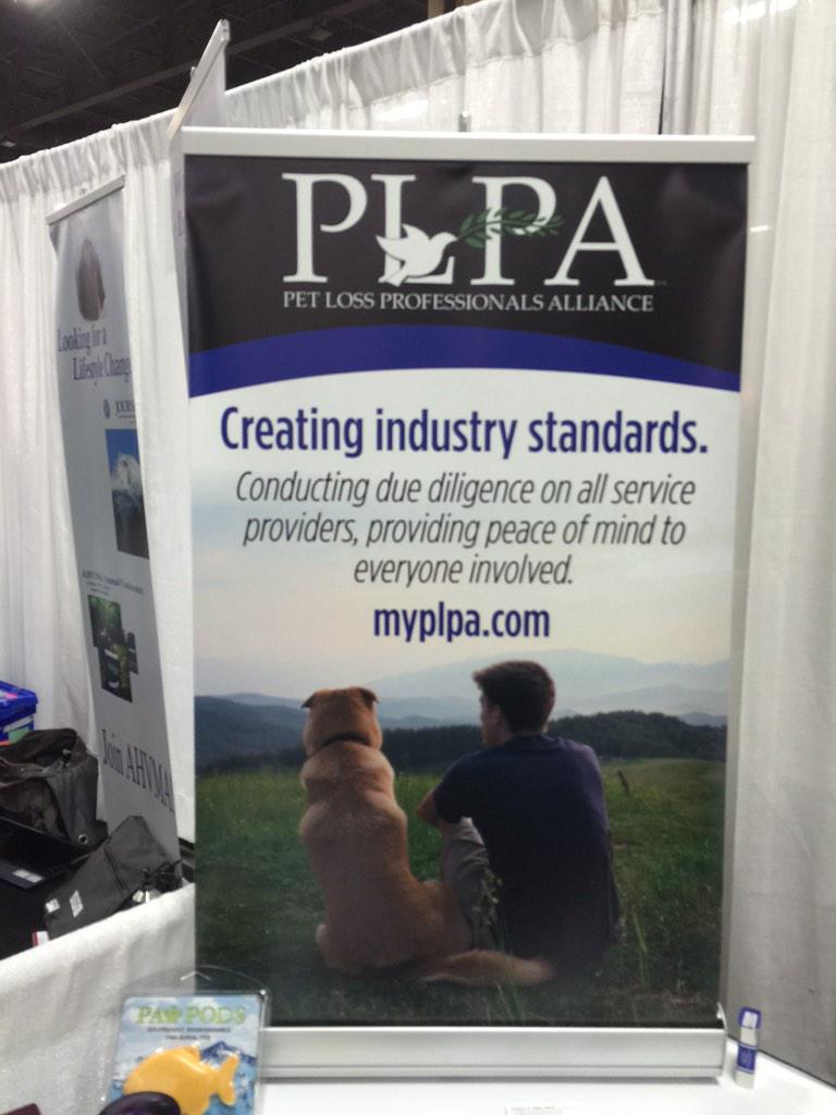 jodiclock's tweet image. At the Western Vetrinary Clinic on behalf of the PLPA . With Bill Remkus, Nikki Nordeen and Ben Riggan.