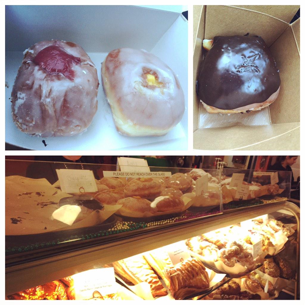 Replicakes's tweet photo. These delicious #Paczkis from @bakerynouveau made my day!  #FatTuesday #foodcoma #sugarrush http://t.co/nXgEEHj5wN