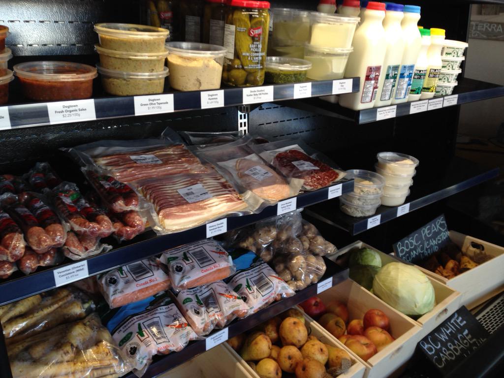 Dogtowncafe's tweet photo. We're rolling along with new stock in the market! Blackwell Dairy, fresh veg, packed deli selections, more! http://t.co/MzFmCtUQqo
