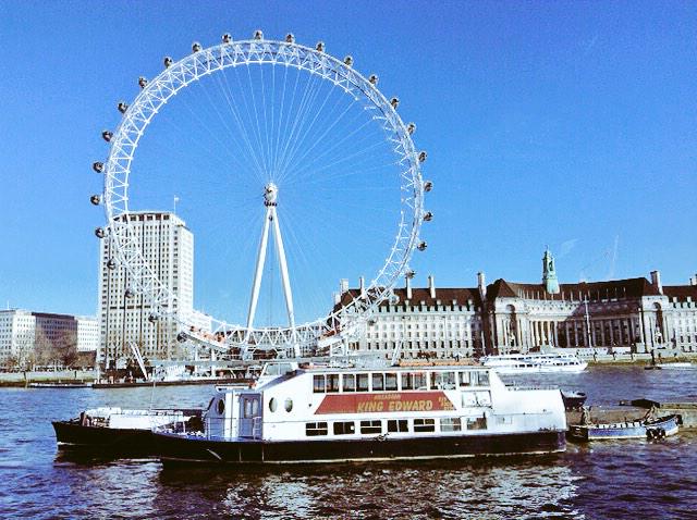 ElmoMay96x's tweet photo. #london #londoneye #views #thames #walk #Westminster http://t.co/VMr6dGdf0I