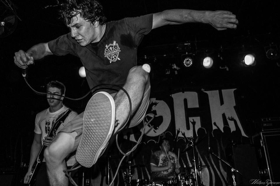 AnEmptyStep's tweet image. Your words are nothing but stepping stones. They'll bring me to a place that you'll never reach.