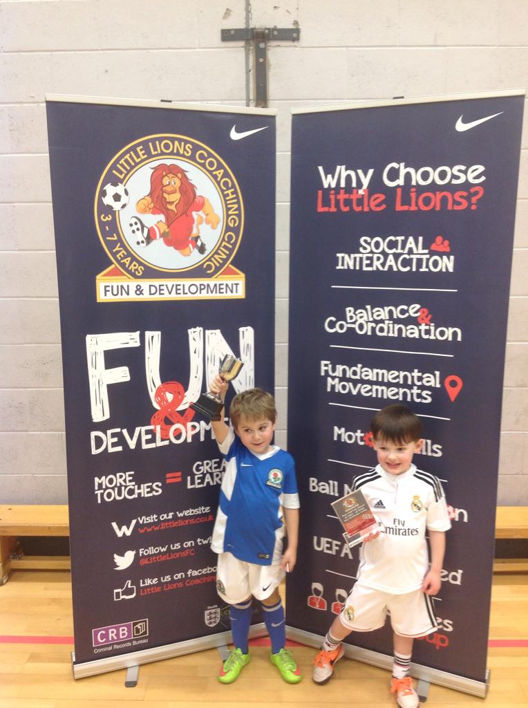 LittleLionsFC's tweet photo. U5s Tuesday Group;
Champion of the day - William
Ballon D'Or Lion Award Winner - Louie
#PenaltyCompWeek #WellDone http://t.co/ia7wZuMeVk