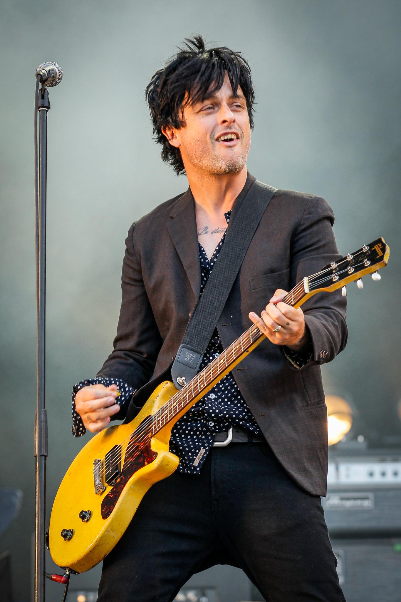 Happy 43rd Birthday to guitarist and singer who co-founded the punk band Billie Joe Armstrong! 