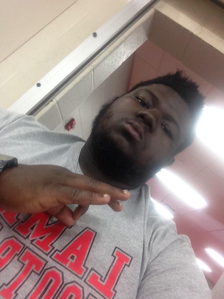 RobertAllisonJr's tweet image. let's go!! #day2 #LamarFootball! #CoachRob