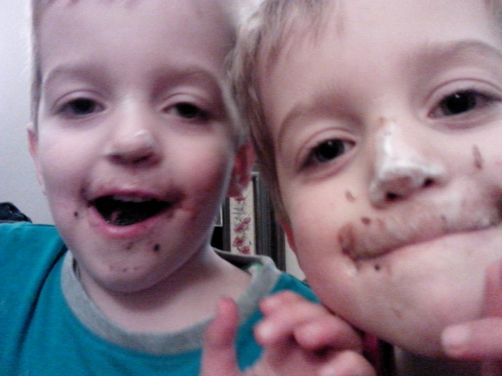 mummymusingz's tweet photo. Warm enough for cornettos? Well, Yes! http://t.co/1osRJ0QraF