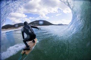 Uno de los grandes fotógrafos del #surf nacional nos destapa sus mejores joyas win.gs/1Dn07Ls <a href="/xuanofdez/">juanfedez</a>