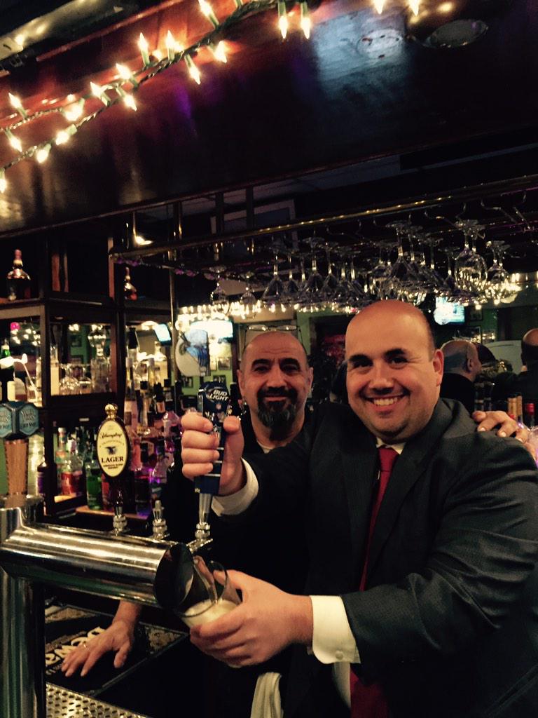 Paul_Franzese's tweet photo. @ewdeveau guest bartending @kellys pub in EB @EdforEastie !!!! #bospoli #mapoli http://t.co/IBAAcUmMOx