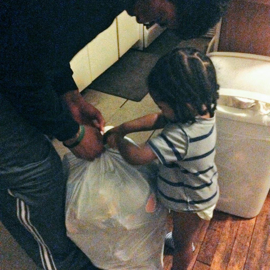 IamE_nough's tweet photo. Learning how to take the trash out early 😂🙌💪🚮 #denverkane http://t.co/uHIW4ojfK0