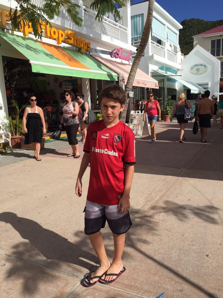 EleGior's tweet image. NOB x el mundo .... Saint Marteen