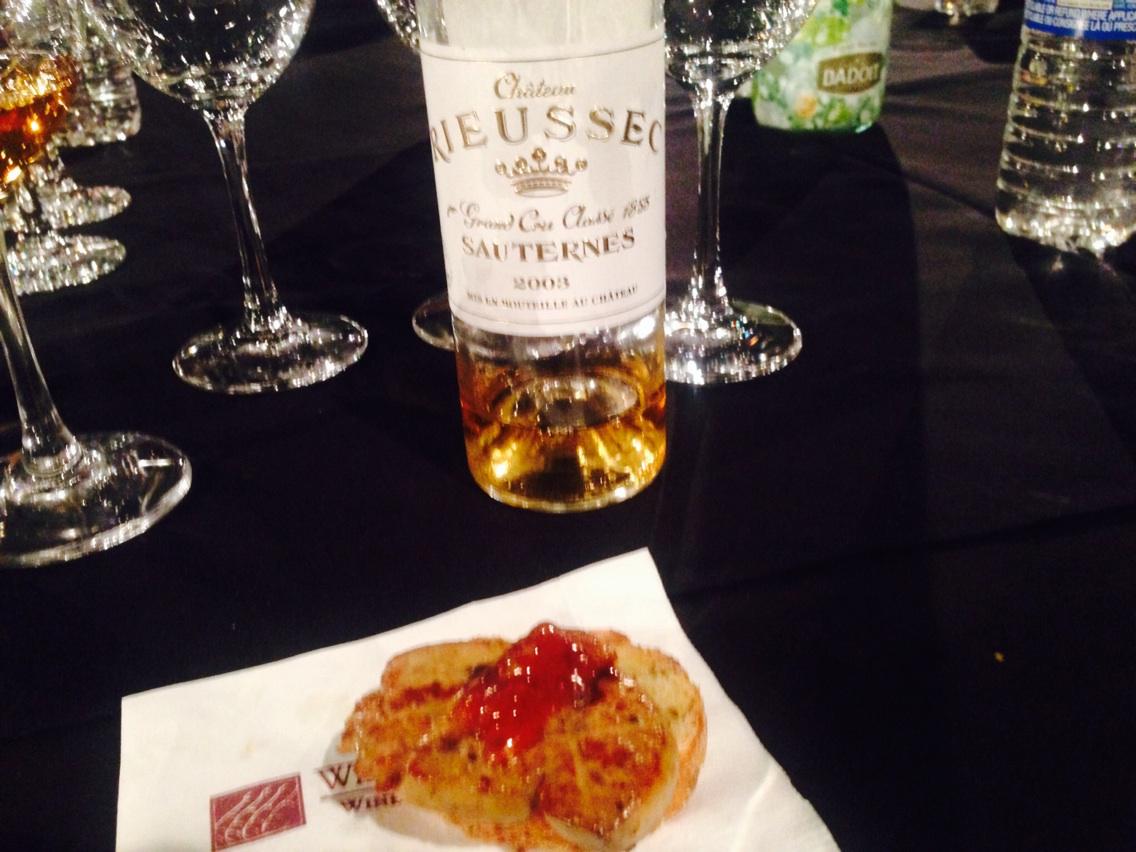 MBigattini's tweet photo. @willowparkwines seared fois gras w/ blood orange compote pomegranate molasses 2003 Rieussec Michael and Sarra apply http://t.co/m8oWkWEpoJ