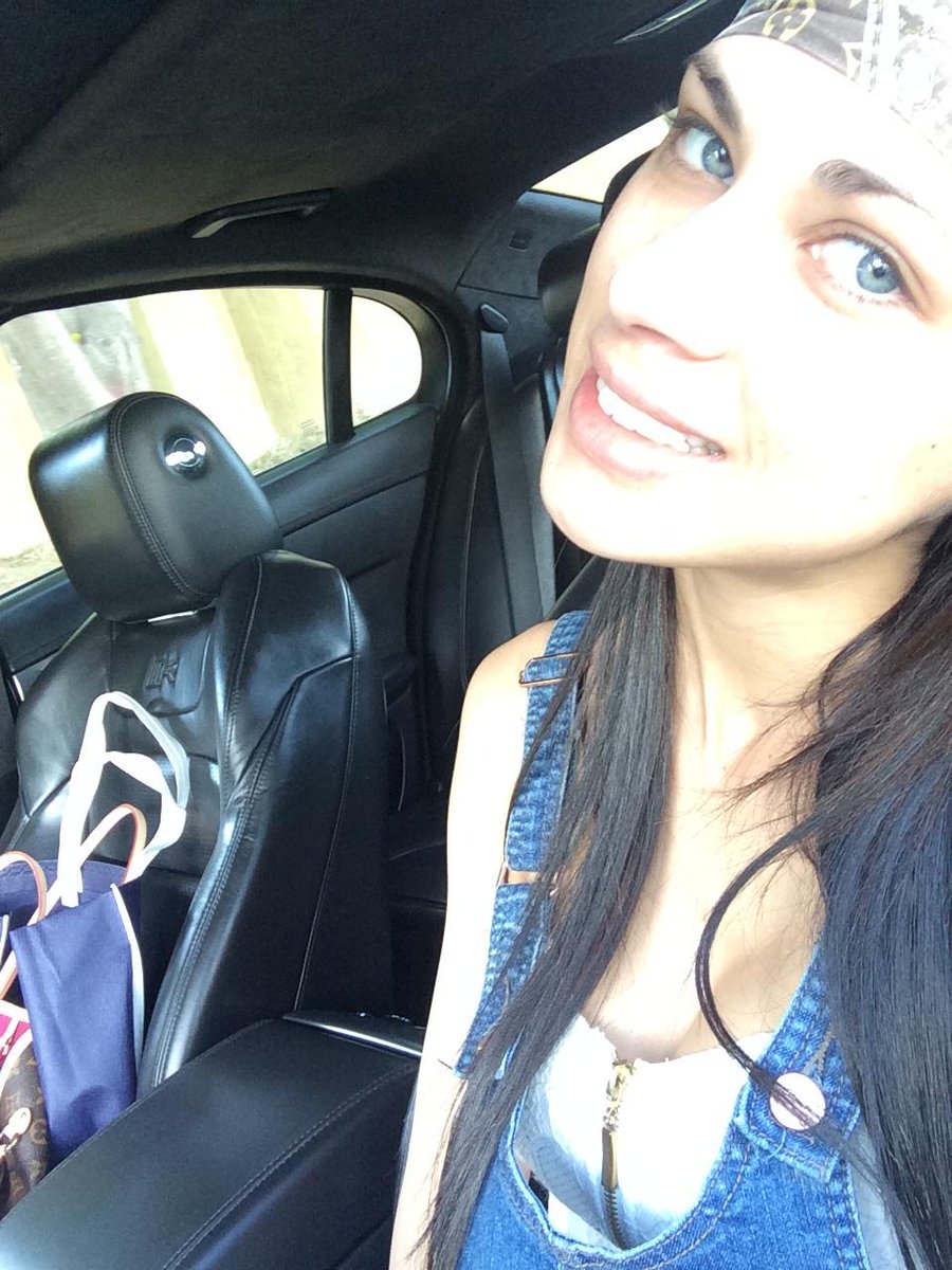 DjNissa's tweet photo. nice rainy sunny… weird day! but still, one more #alwayspossitive http://t.co/SKoyuYrewT