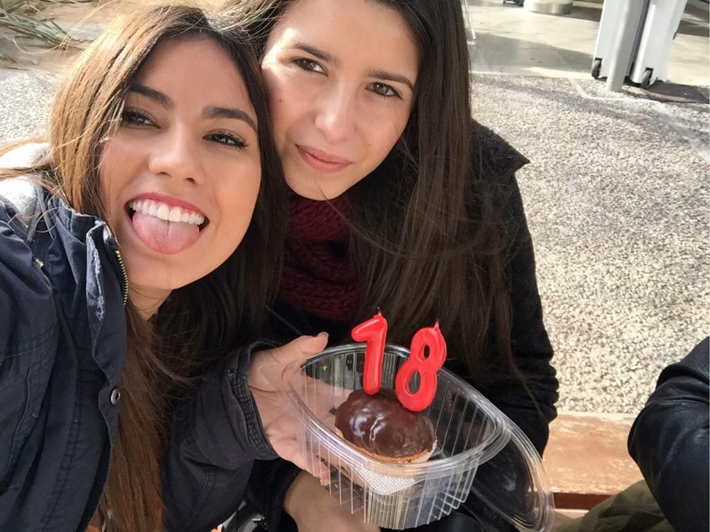 IsabeelAngulo's tweet photo. Sweet 18 🎉 te quiero preciosa @Paz18_ http://t.co/gk0Qqpypbj