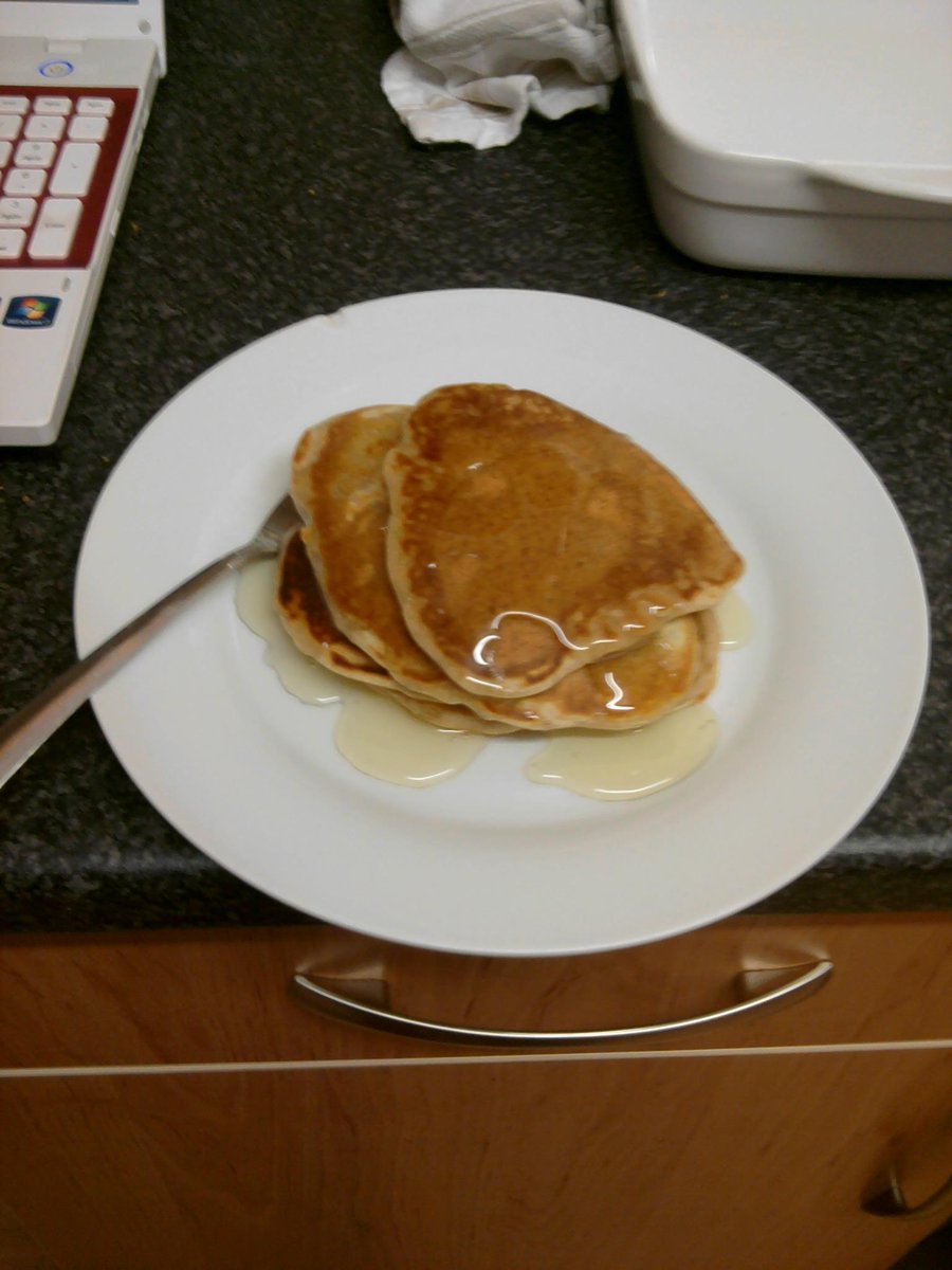 mmm homemade pancakes smothered in honey #PancakeDay <a href="/Ned_Stevens/">🌟🌟🌟🌟🌟</a> they were amazing!