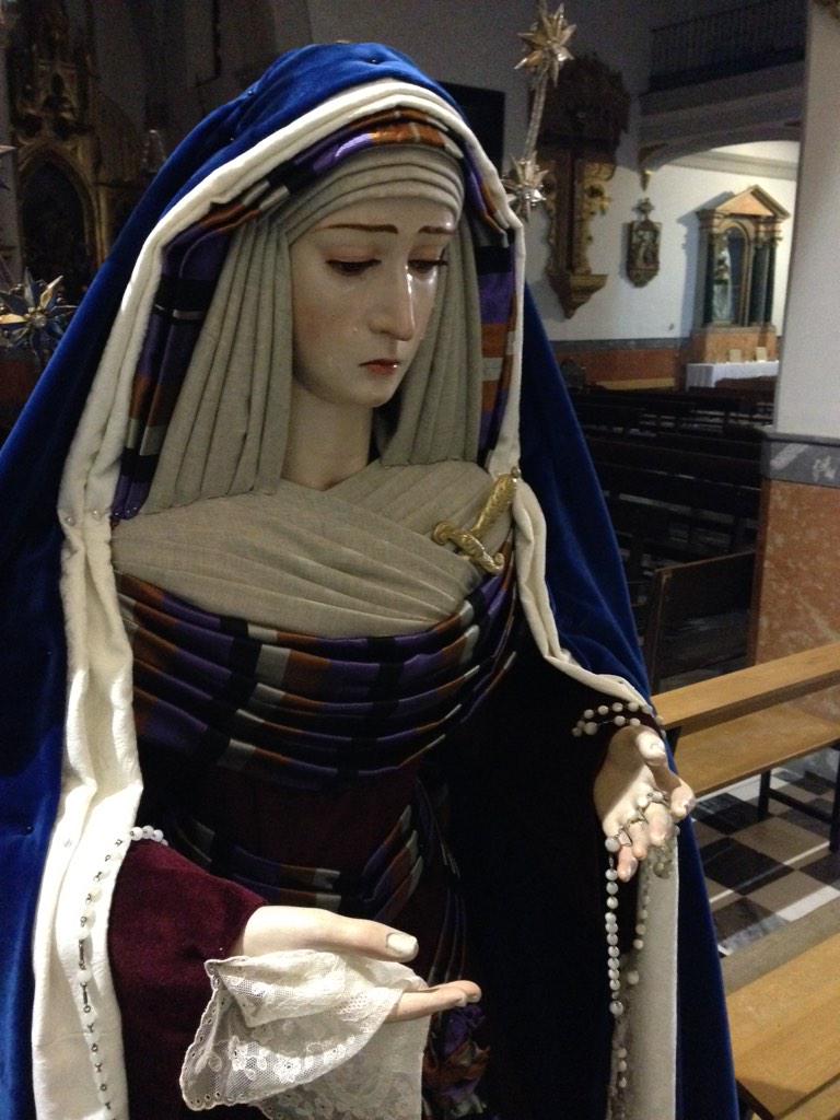 CofradiAlhendin's tweet photo. La Virgen de los Dolores ya viste de hebrea de cara a la cuaresma. http://t.co/BXAcJqO9FA