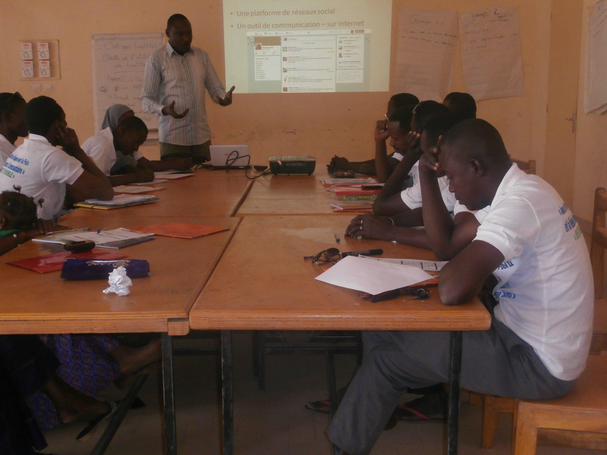 jpdeviiTahoua's tweet photo. Les jeunes leaders, un model de résilience communautaire! http://t.co/RVu84Jv1vv