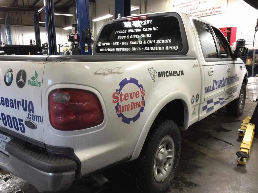 roylewis487's tweet photo. Ford F150 in the shop for wiper blades @stevesautova #shoptruck #ford #F150 #supercrewcab http://t.co/0yxdyADDts