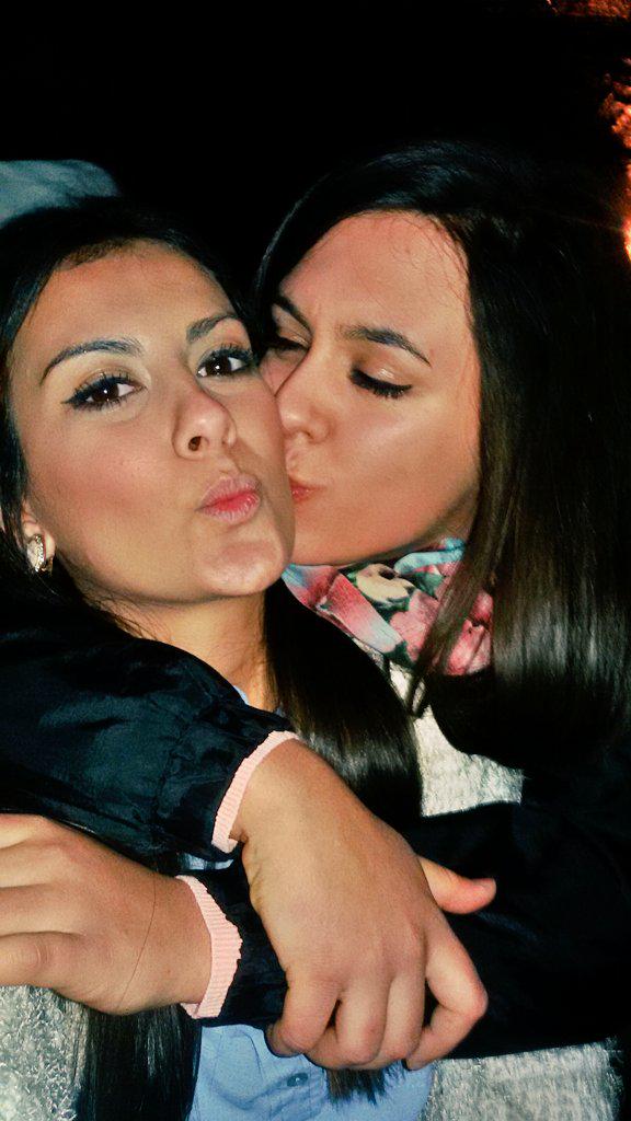 MartaFdzNavarro's tweet photo. Y cómo no, no me podía ir sin felicitar a mi laly👑 Felices 18 cariño disfrútalos TE QUIERO❤ @laalyMP http://t.co/HIplPPSYqG