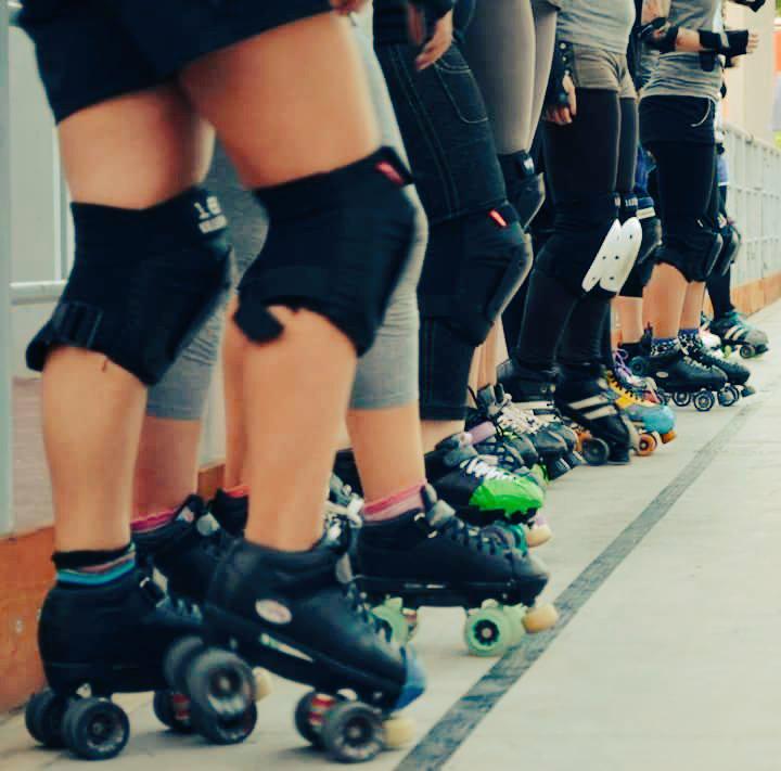 Poison_Kittens's tweet photo. #FreshMeat #RollerDerby #Poison Kittens #team #meow http://t.co/mxupSHaSYF