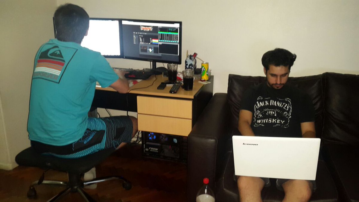 AlkonOnline's tweet photo. Integrantes del Staff de Programación en pleno trabajo, para que la #Version14 sea una realidad.

Falta menos. http://t.co/fvyqRDvamd