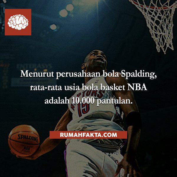 rumahfakta's tweet photo. Menurut perusahaan bola Spalding, rata-rata usia bola basket NBA adalah 10.000 pantulan. http://t.co/jDmdnc3PEa