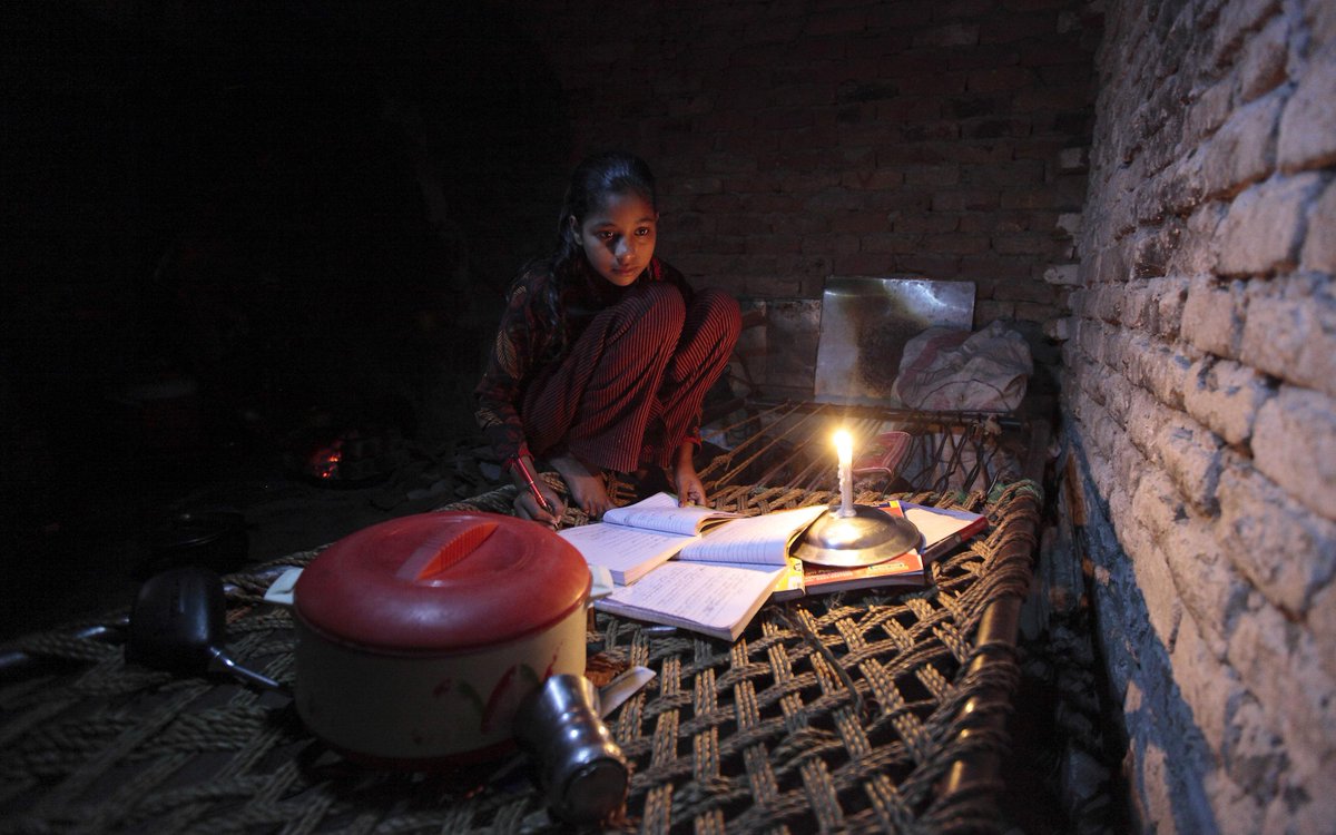 DolapoAina's tweet photo. RT @ForeignAffairs: Poverty around the world has a common cause: lack of electricity access. http://t.co/64FCvADs6K http://t.co/BBBJGrnb3k