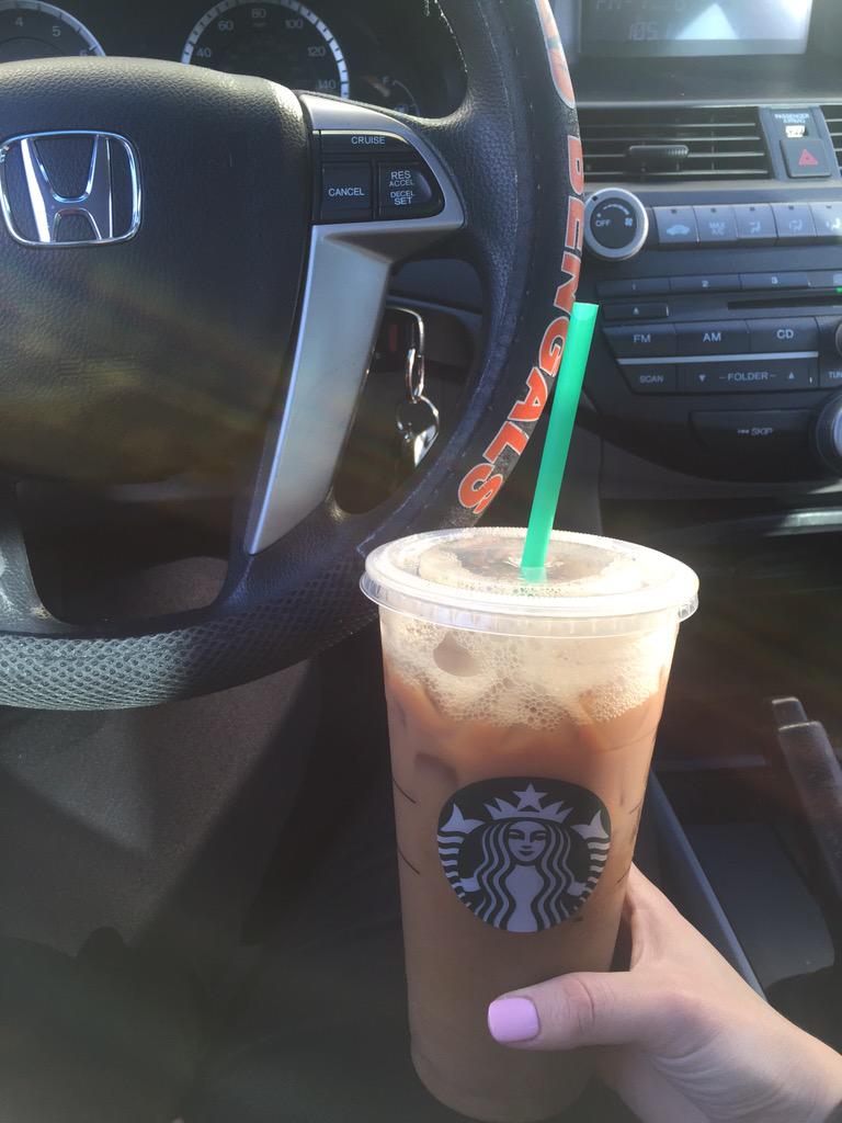 miasayoko's tweet photo. this day calls for a treinta http://t.co/Qbd2dy133l
