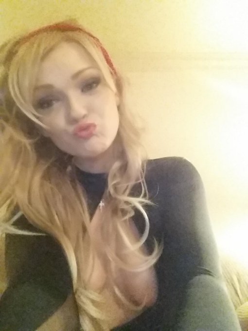 only 8 followers away from 10k http://t.co/ivFkxbXJFs<a href="/tag/zoeynation"class="tags"><span>#zoeynation</span></a>