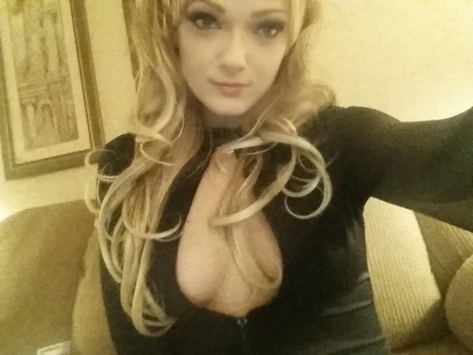 only 8 followers away from 10k http://t.co/ivFkxbXJFs