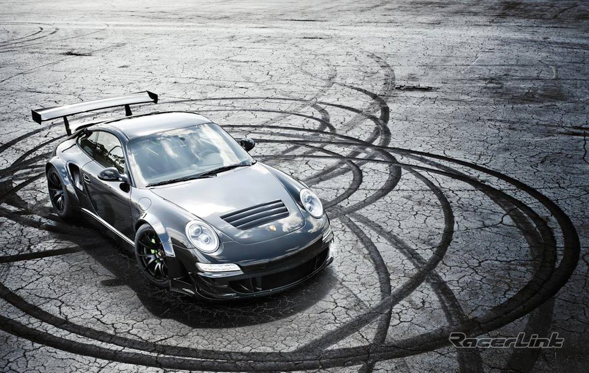 YokohamaTC's tweet photo. It's Fat Tuesday, so we thought we'd fill up on some donuts! #FatTuesday #Porsche #Donuts http://t.co/9sYCAsqbpg