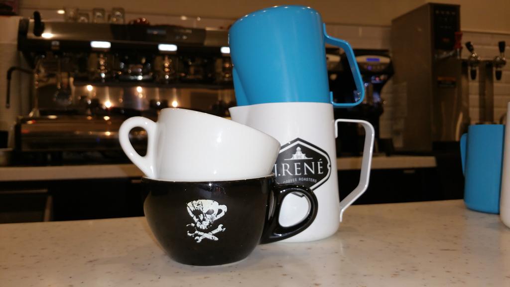 Barista_ego's tweet photo. No more practice, time to file brief #uslac, #USCoffeeChamps, of to Long Beach. http://t.co/fm2L6tN3jS