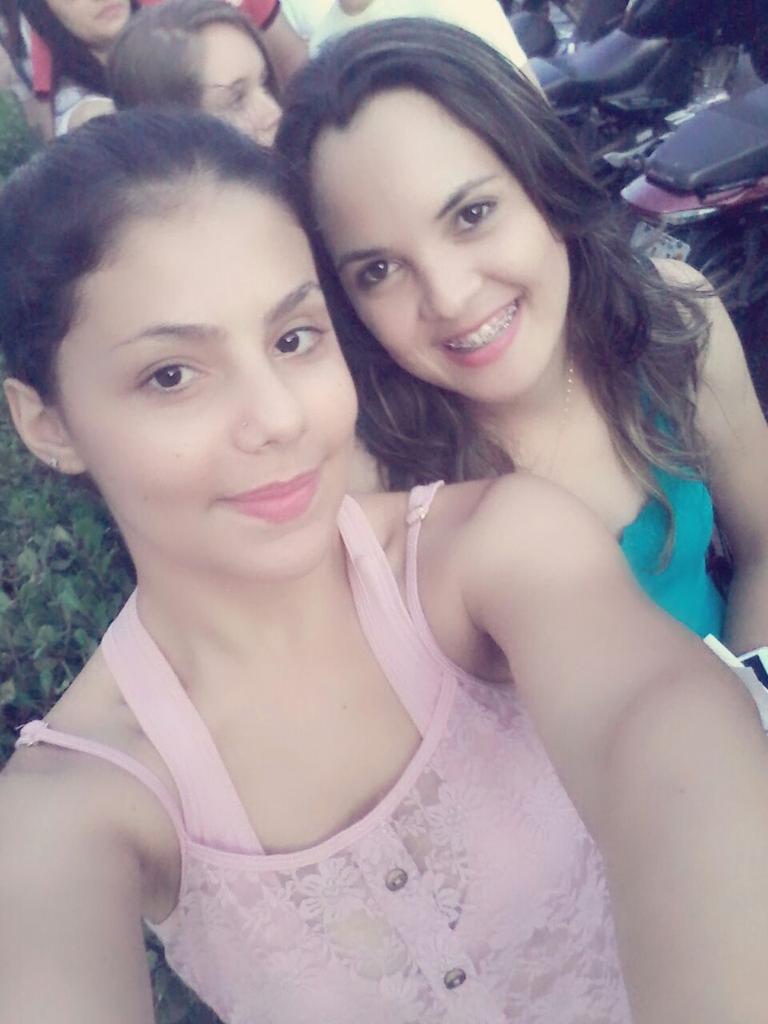 VKawry's tweet photo. Nois na streiaa #50TonsDe @kamilabriquesi http://t.co/sQ1Yfla7yk