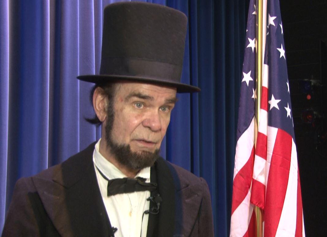 WLTX's tweet photo. One of a kind learning experience with Abe Lincoln. #News19 http://t.co/dLtknAGKnD http://t.co/Tdmj8OTdif
