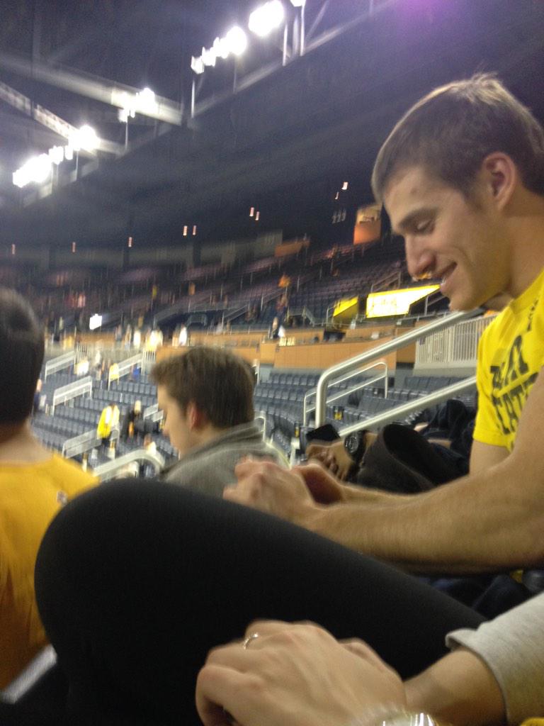 bmac4223's tweet photo. Happy birthday Ryan #LiveFromCrisler http://t.co/MV5OFBVpb9
