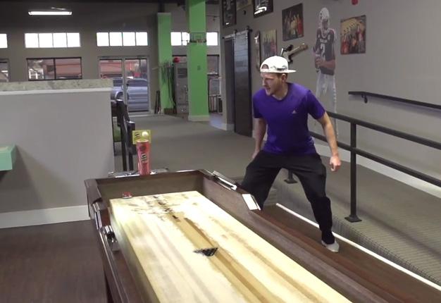 "<a href="/Sport24news/">News24 Sport</a>: WATCH: The most outrageous table tennis trick shots. 

sport24.co.za/Multimedia/Oth… " 

<a href="/maxsmit00/">Max</a>  watch!!