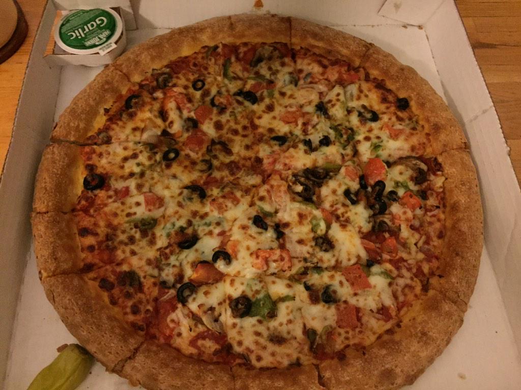 Jankonia's tweet photo. @PapaJohns this is a pathetic excuse for a $15 pizza http://t.co/IJrEw0kqOI