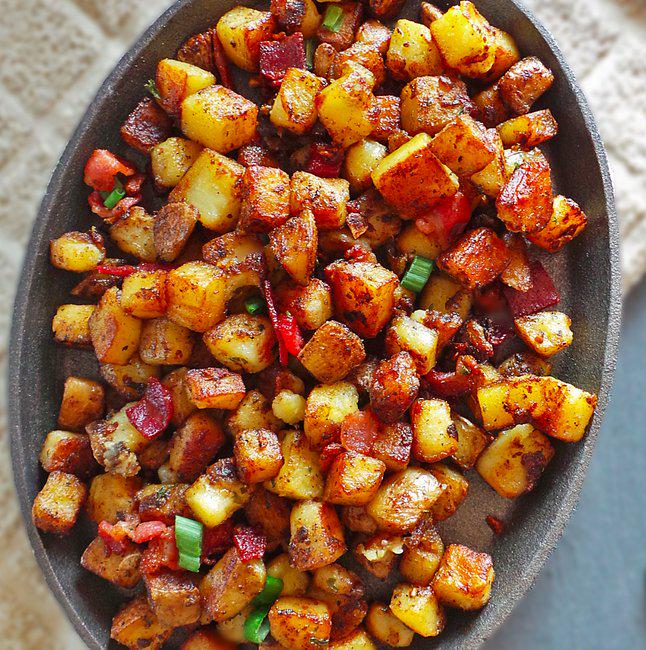 TantilloFoods's tweet photo. Bangin' Breakfast Potatoes #recipe http://t.co/k5AGO5993B #foodie #foodporn via Vodka &amp; Biscuits http://t.co/fCxIOw7I9I