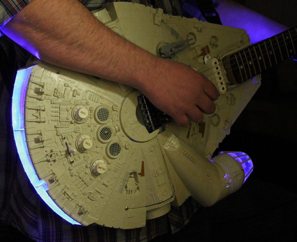 geekgeekygeekyr's tweet image. Hans Solo Guitar - geekgeekygeekier.com/hans-solo-guit…