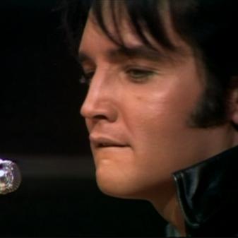 Glambert3672's tweet photo. @adamlambert tell me the king has not passed the torch. Your destiny has been anointed. ;-)  RT @I4Adam2 Look here. http://t.co/kp3zV08D9U