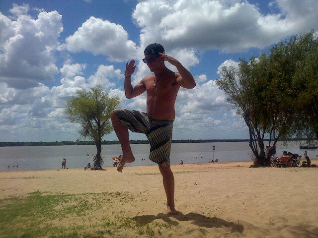 AndfrankOk's tweet photo. Bailando Brasilero #Colon http://t.co/ybC0RDWNNI