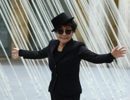 HAPPY BIRTHDAY YOKO ONO ^___^ 